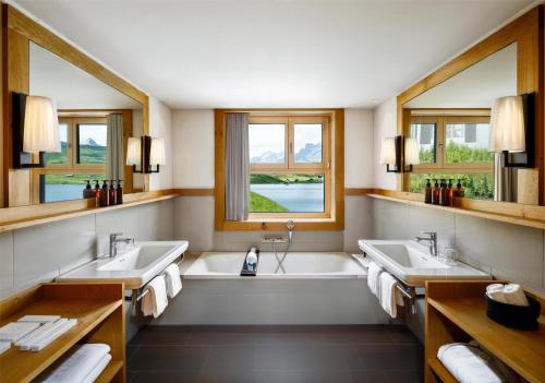 Et badeværelse på Frutt Mountain Resort