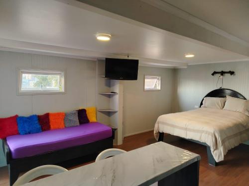 Ένα ή περισσότερα κρεβάτια σε δωμάτιο στο My House Lucy in Valparaiso