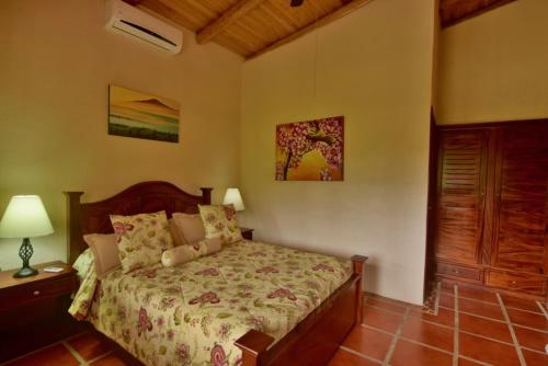 Katil atau katil-katil dalam bilik di Pie In The Sky 3, Stunning Lake Volcano Views!