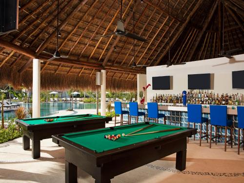 Biliár nebo kulečník v ubytování Secrets Akumal Riviera Maya - Adults Only