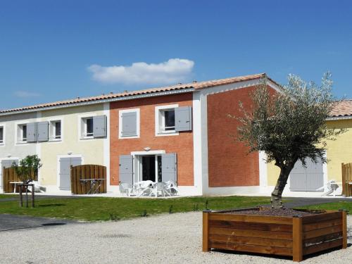 Holiday Home in France with Garden Terrace