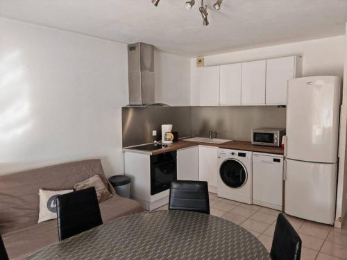 Appartement 3 pièces face plage - 6 pers, clim, parking - FR-1-750-106