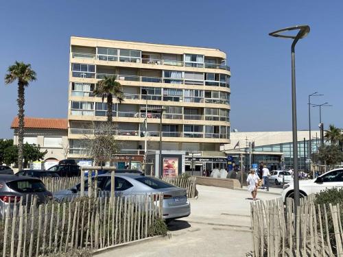 Photo de la galerie de l'établissement Deux pièces face mer - 4 pers à Canet-Plage - FR-1-750-112, à Canet