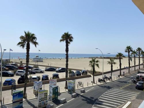Photo de la galerie de l'établissement Deux pièces face mer - 4 pers à Canet-Plage - FR-1-750-112, à Canet