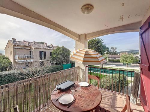 Appartement lumineux près de la plage avec parking sécurisé à Saint-Cyr-sur-Mer - FR-1-770-49