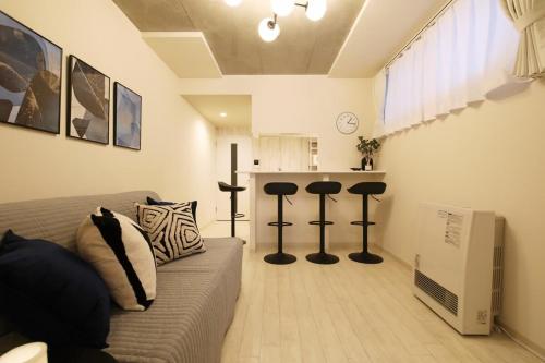 S Room 201