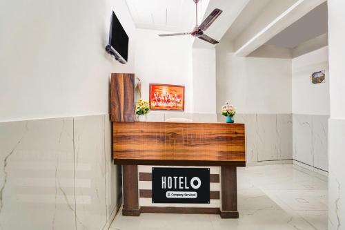 Televisyen dan/atau pusat hiburan di Super Hotel O Burari New Delhi