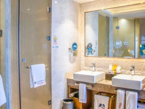 Gallery image of Wyndham Grand Plaza Royale Wenchang in Wenchang