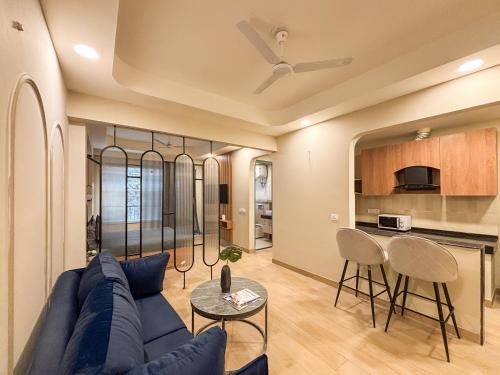 Η κουζίνα ή μικρή κουζίνα στο Housr 1 BHK Apartment Sector 42 Gurgaon Near Two Horizon Centre