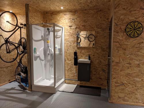 Ванная комната в Maison Bordelaise Typique 1850