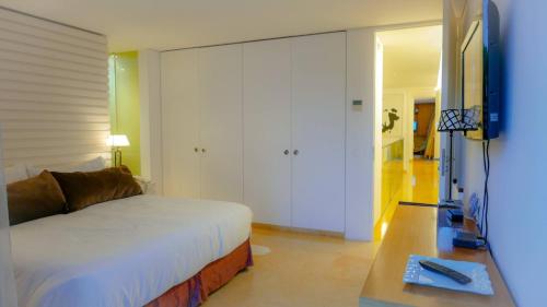 Serenity-First villa