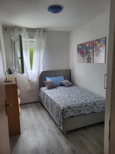 Prostrani apartman Moona - blizu centra grada sa pogledom na more i garazom