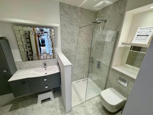 Ein Badezimmer in der Unterkunft Severn View Barn