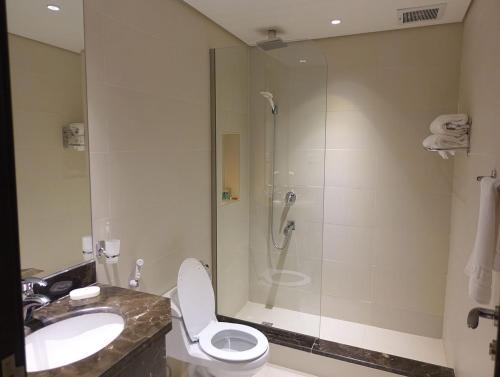 Ένα μπάνιο στο Unique Suites