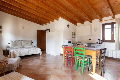Posteľ alebo postele v izbe v ubytovaní Tenuta MonteOliveto - Classic Cottage XL - Agriturismo nelle Langhe