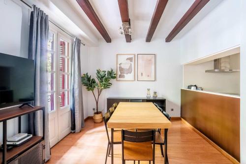 The Collection Barcelona - Pl Universitat Comfortable 3BD with private patio