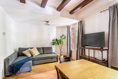 The Collection Barcelona - Pl Universitat Comfortable 3BD with private patio