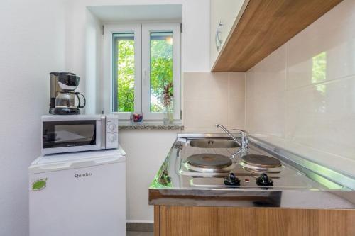 Studio apartman u kući s bazenom