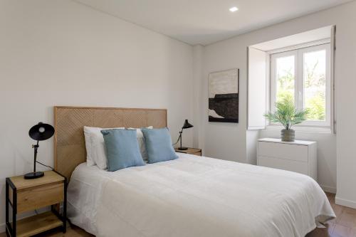 Charm Studio – Lisbon Getaway