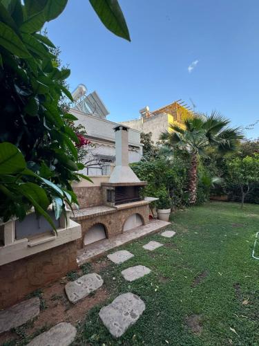 Lulu's pool and garden