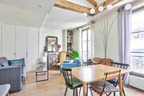 Photo de la galerie de l'établissement Nice duplex near Belleville, à Paris