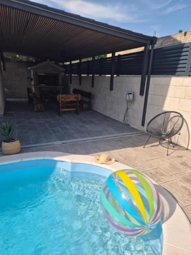 Holiday Apartment Marijana with Pool