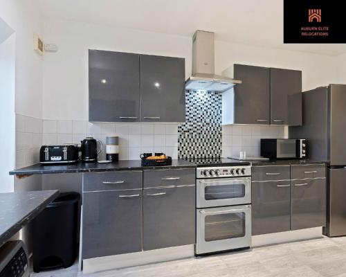 Luxury 3 Bedroom Contractor Stay House in Birmingham B23 near M6 & Fort Dunlop with Free Parking and WiFi photo 13