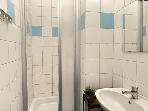 Ένα μπάνιο στο Blue Doors Hostel Altstadt