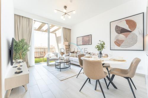 New 1 BR with 2 Balconies Near Circle Mall, Luma22 West Tower, JVC By Deluxe Holiday Homes