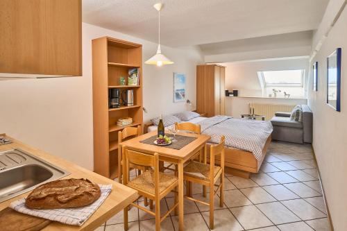 Dapur atau dapur kecil di Traberhof - Landurlaub in seiner schönsten Form - freies Reiten inbegriffen - Hunde willkommen - Sauna im Haus - Kanuverleih - tolle Radwege - Deich in Sichtweite