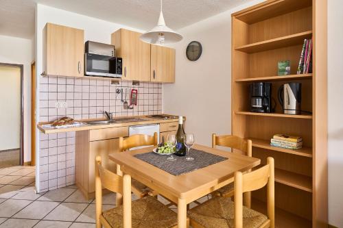 Dapur atau dapur kecil di Traberhof - Landurlaub in seiner schönsten Form - freies Reiten inbegriffen - Hunde willkommen - Sauna im Haus - Kanuverleih - tolle Radwege - Deich in Sichtweite