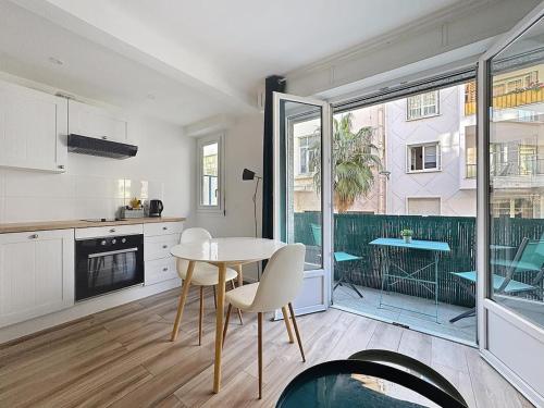 Studio proche gare, balcon