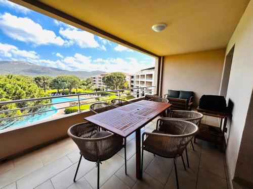 Apartment with pool view Salina Bay Porto-Vecchio