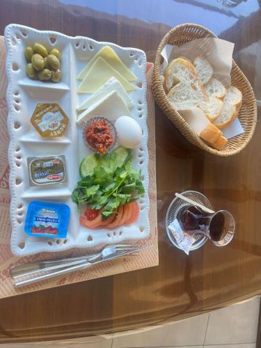 Mad på lejlighedshotellet eller i nærheden