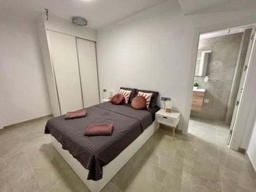 Apartment near Playa de Cura with a rooftop swimming pool