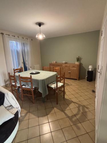 Photo de la galerie de l'établissement Maison entière Circuit 24h du Mans 3 chambres, à Moncé-en-Belin