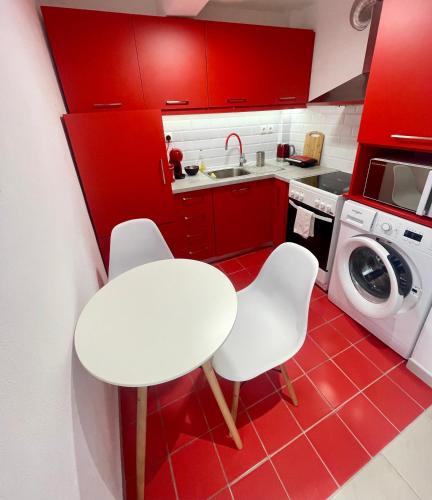 Modern Central Studio with Garden