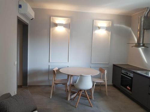 Η κουζίνα ή μικρή κουζίνα στο New Luxury Apartment in Ceriale with sea view