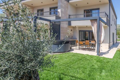 Villa Trixie - Green Garden Villas