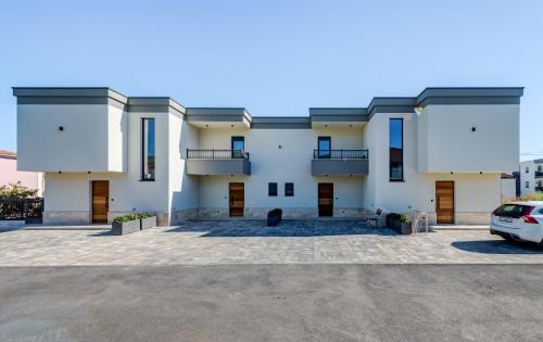Villa Trixie - Green Garden Villas