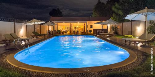 Piscina en o cerca de BIRA Hotel