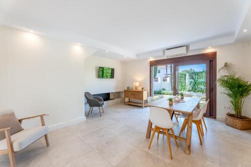 Villa with Pool in Golden Mile by Kura Homes