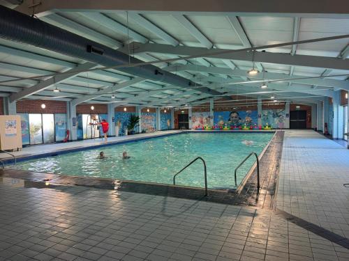 Bazén v ubytování Stay By The Sea Beach Swimming Pool Arcade nebo v jeho okolí