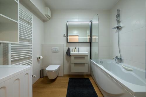 City Center Suite with Private Garage