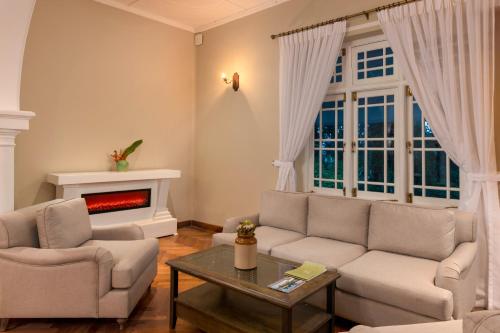 Гостиная зона в Mount Frenion Manor by Seven Angels Kandy