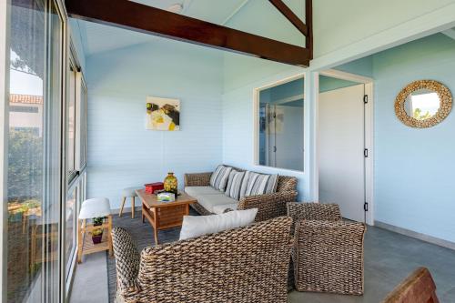 Posezení v ubytování Magnifique cabanon avec accès direct à la plage de Bouznika