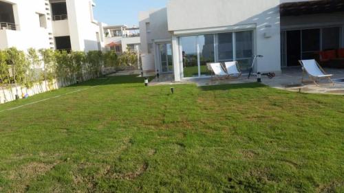 شاليه ب هاسيندا وايت الساحل الشمالي