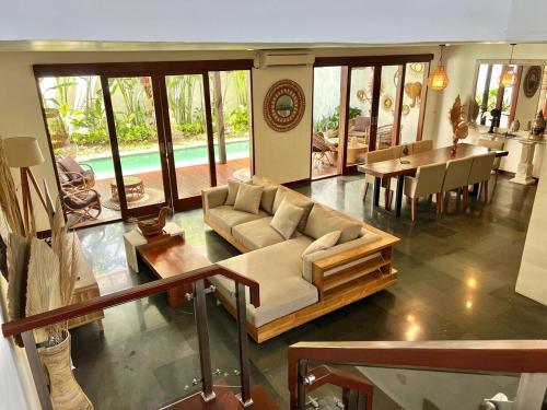 Πισίνα στο ή κοντά στο 3 Minutes Walk to Cemagi Beach - Ombak Luxury Residence