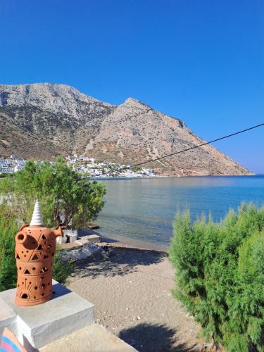 Maranto home, on the beach of Sifnos!