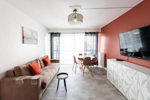 Le 27 - Appartement 3*** cosy à Lyon Parking